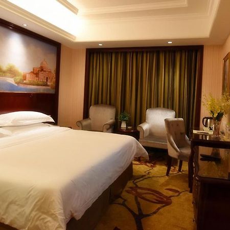 Vienna Hotel Loudi Chunyuan Pedestrian Street المظهر الخارجي الصورة