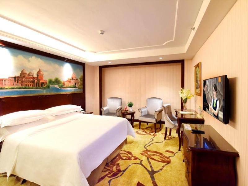 Vienna Hotel Loudi Chunyuan Pedestrian Street المظهر الخارجي الصورة